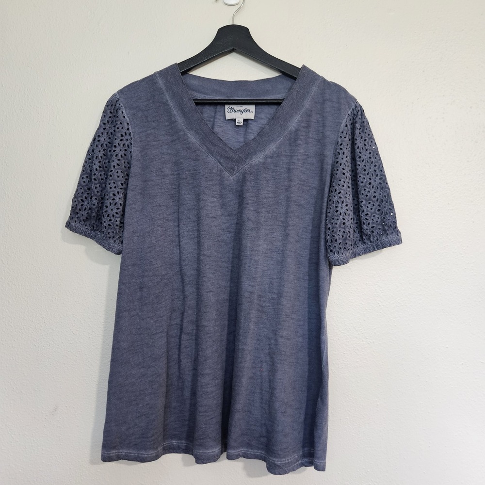 Wrangler Women's XL Blue Acid Wash Eyelet Lace Sleeve V-Neck Top Shirt CS11333VF